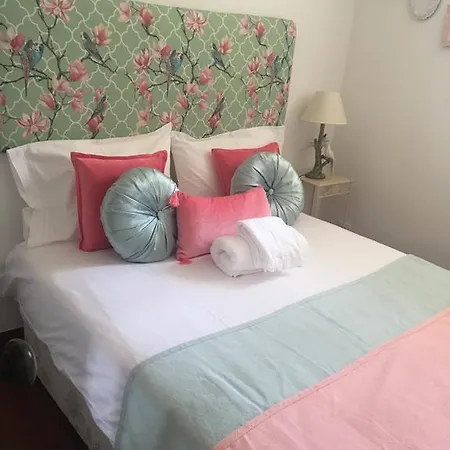 Shabby Chic Bairro Alto 3 * Лиссабон